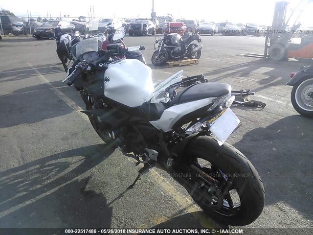 JKAEXEJ11HDA00936 - 2017 KAWASAKI EX650 J WHITE photo 3