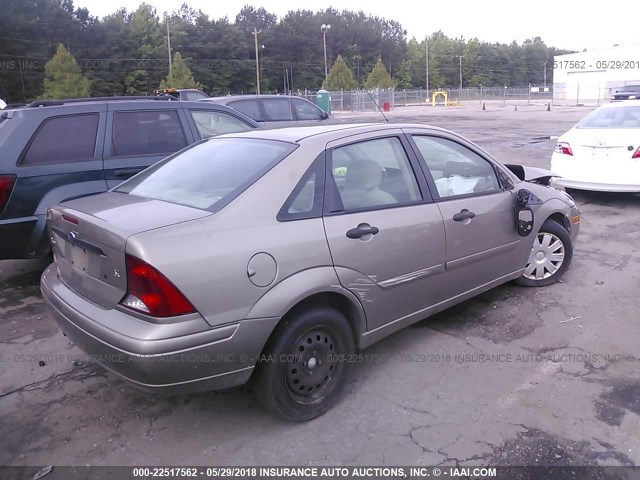 1FAFP34334W148390 - 2004 FORD FOCUS SE COMFORT/SE SPORT BEIGE photo 4