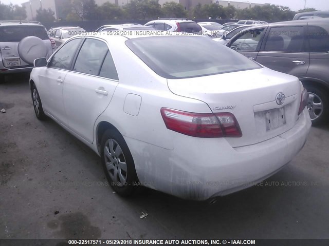 JTNBK46K873003994 - 2007 TOYOTA CAMRY NEW GENERATION LE/XLE/SE WHITE photo 3