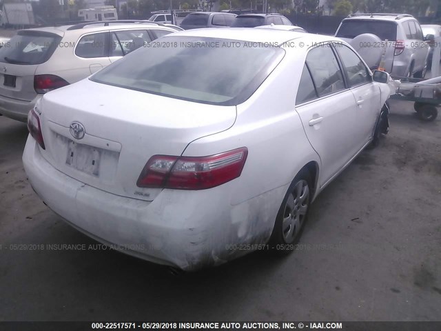 JTNBK46K873003994 - 2007 TOYOTA CAMRY NEW GENERATION LE/XLE/SE WHITE photo 4