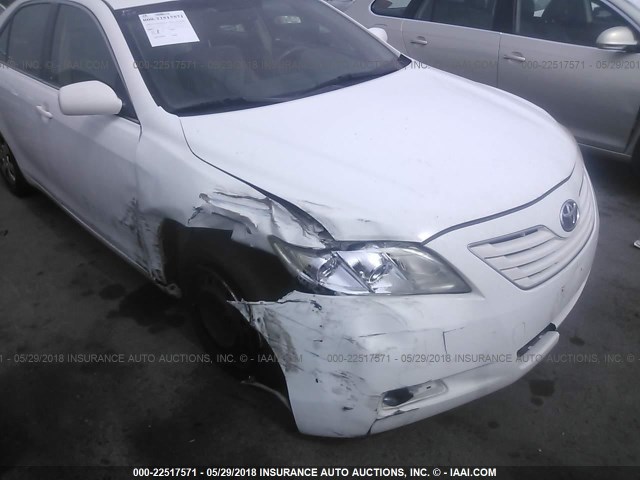 JTNBK46K873003994 - 2007 TOYOTA CAMRY NEW GENERATION LE/XLE/SE WHITE photo 6