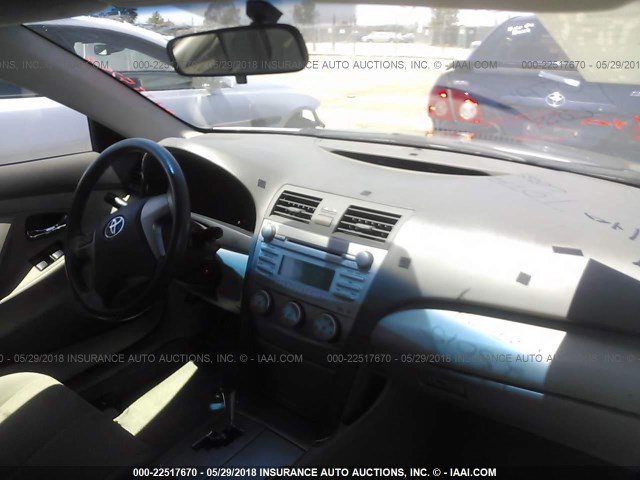 JTNBK46K083032343 - 2008 TOYOTA CAMRY LE/XLE/SE ბეჟი ფოტო 5