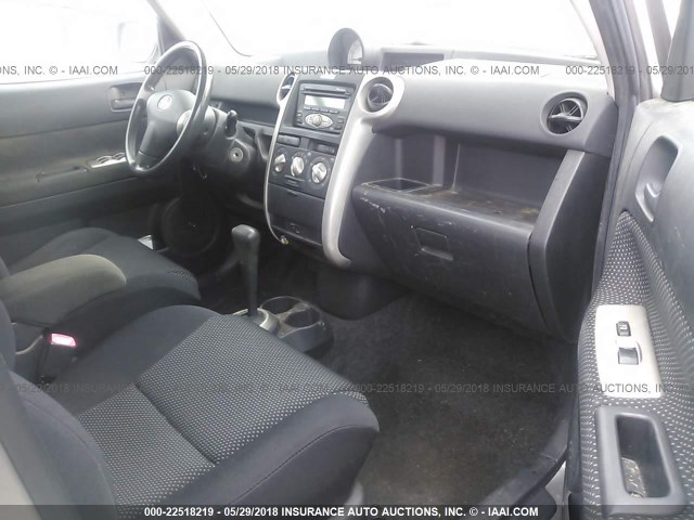 JTLKT324764046464 - 2006 TOYOTA SCION XB ვერცხლისფერი ფოტო 5