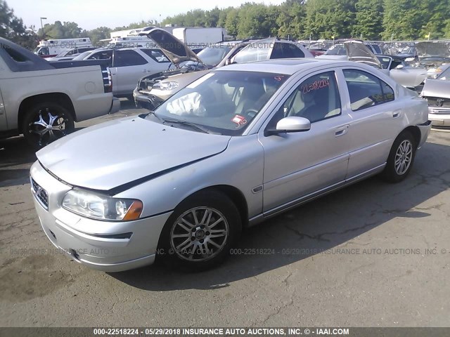 YV1RS612552431573 - 2005 VOLVO S60 SILVER photo 2