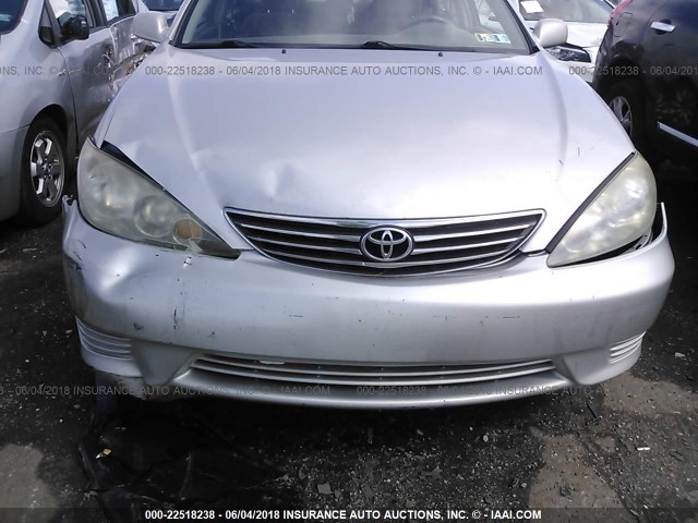 4T1BE30KX5U582293 - 2005 TOYOTA CAMRY LE/XLE/SE ნაცრისფერი ფოტო 6