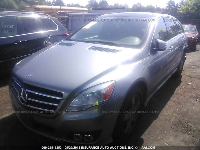 4JGCB6FE9BA113211 - 2011 MERCEDES-BENZ R 350 4MATIC GRAY photo 2