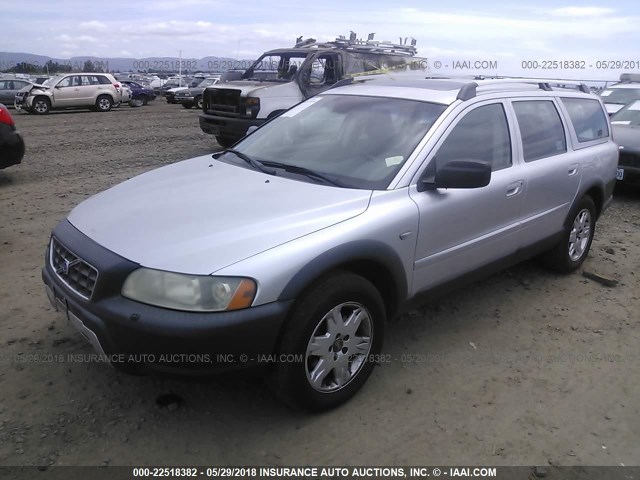 YV1SZ592251176284 - 2005 VOLVO XC70 GRAY photo 2