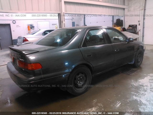 4T1BF22K6YU950719 - 2000 TOYOTA CAMRY LE/XLE SILVER photo 4