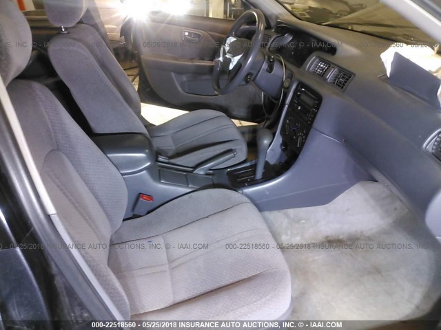 4T1BF22K6YU950719 - 2000 TOYOTA CAMRY LE/XLE SILVER photo 5