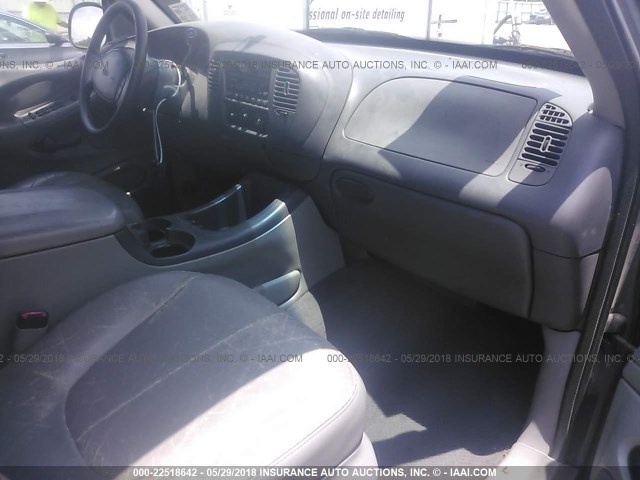 1FMRU1561YLB82750 - 2000 FORD EXPEDITION XLT ლურჯი ფოტო 5