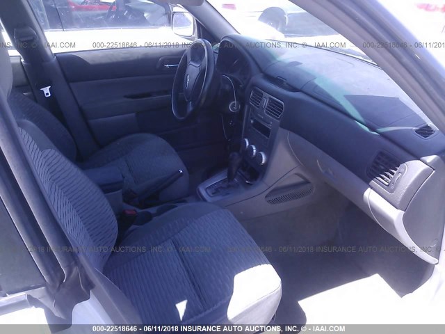JF1SG65675H733956 - 2005 SUBARU FORESTER 2.5XS თეთრი ფოტო 5