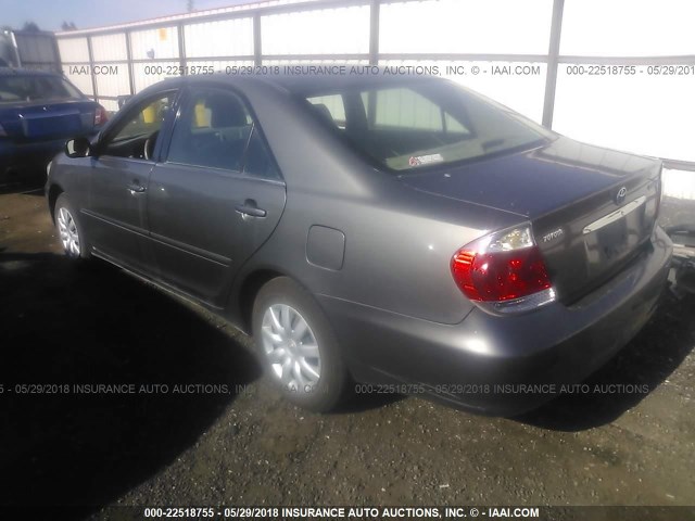 4T1BE32K85U555333 - 2005 TOYOTA CAMRY LE/XLE/SE ყავისფერი ფოტო 3