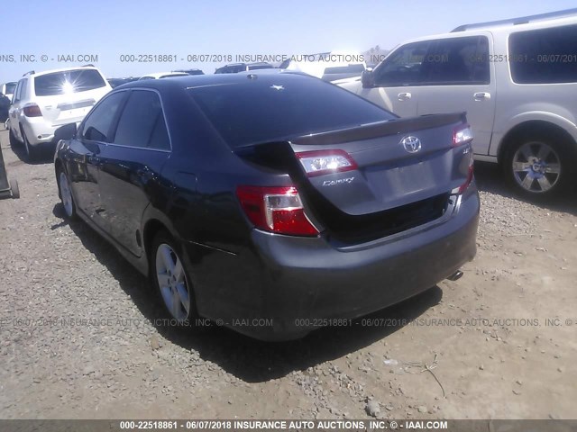 4T1BF1FK0CU610348 - 2012 TOYOTA CAMRY SE/LE/XLE 灰色 照片 3