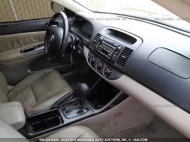 4T1BE32K73U699145 - 2003 TOYOTA CAMRY LE/XLE/SE ოქროსფერი ფოტო 5
