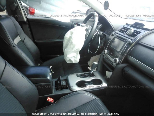4T1BF1FK8EU834809 - 2014 TOYOTA CAMRY L/SE/LE/XLE 黑色 照片 5