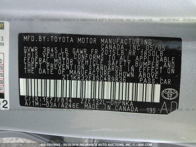2T1KR32EX5C489836 - 2005 TOYOTA COROLLA MATRIX XR SILVER photo 9