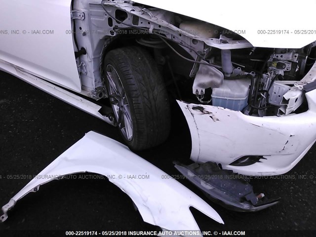 JTKJF5C72B3006062 - 2011 TOYOTA SCION TC 白色 照片 6