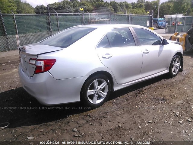 4T1BF1FK4CU117272 - 2012 TOYOTA CAMRY SE/LE/XLE 银色 照片 4