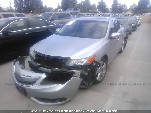 19VDE1F7XDE009338 - 2013 ACURA ILX 20 TECH SILVER photo 2