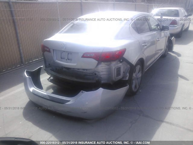19VDE1F7XDE009338 - 2013 ACURA ILX 20 TECH SILVER photo 4
