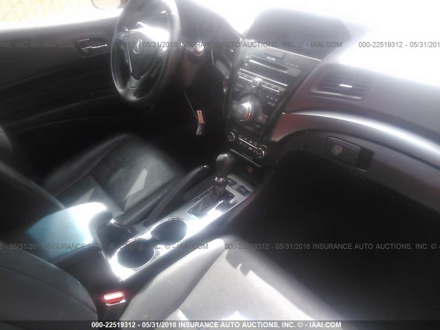 19VDE1F7XDE009338 - 2013 ACURA ILX 20 TECH SILVER photo 5