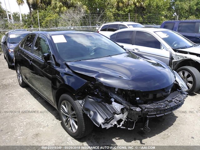 4T1BF1FK7FU073871 - 2015 TOYOTA CAMRY LE/XLE/SE/XSE შავი ფოტო 1