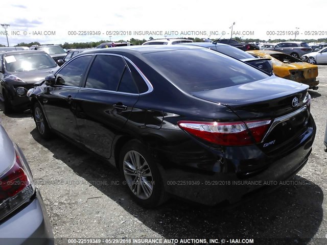 4T1BF1FK7FU073871 - 2015 TOYOTA CAMRY LE/XLE/SE/XSE შავი ფოტო 3