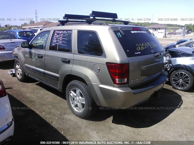 1J4GR48K26C231226 - 2006 JEEP GRAND CHEROKEE LAREDO/COLUMBIA/FREEDOM TAN photo 3