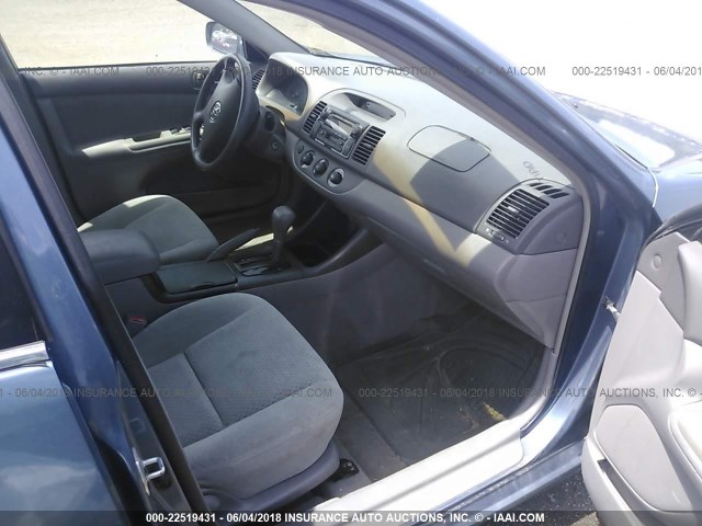 4T1BE32K53U649313 - 2003 TOYOTA CAMRY LE/XLE/SE ლურჯი ფოტო 5