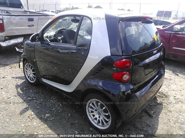 WMEEJ3BA6BK490124 - 2011 SMART FORTWO PURE/PASSION SILVER photo 3