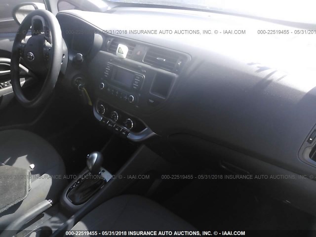 KNADN4A31D6244825 - 2013 KIA RIO EX/SX WHITE photo 5