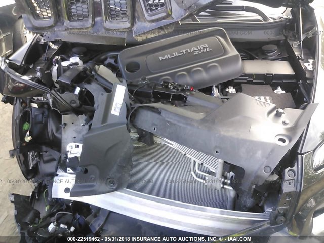 1C4PJMCB5JD555570 - 2018 JEEP CHEROKEE LATITUDE Czarny zdjęcie 10