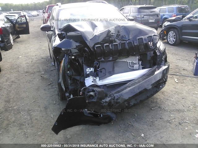 1C4PJMCB5JD555570 - 2018 JEEP CHEROKEE LATITUDE Czarny zdjęcie 6