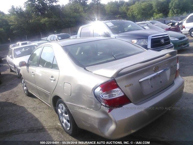 4T1BE32K52U098895 - 2002 TOYOTA CAMRY LE/XLE/SE ოქროსფერი ფოტო 3