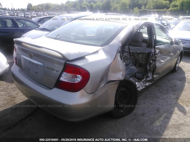 4T1BE32K52U098895 - 2002 TOYOTA CAMRY LE/XLE/SE ოქროსფერი ფოტო 6