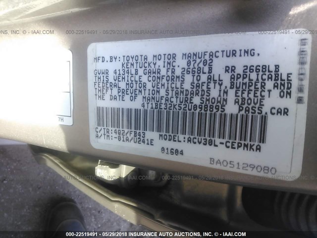 4T1BE32K52U098895 - 2002 TOYOTA CAMRY LE/XLE/SE ოქროსფერი ფოტო 9