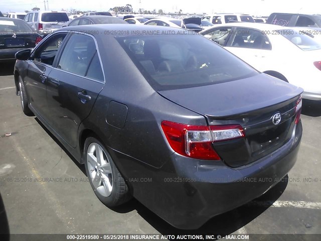 4T1BF1FK2EU356144 - 2014 TOYOTA CAMRY L/SE/LE/XLE 灰色 照片 3