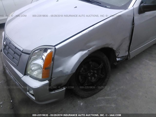 1GYEE637440162488 - 2004 CADILLAC SRX SILVER photo 6