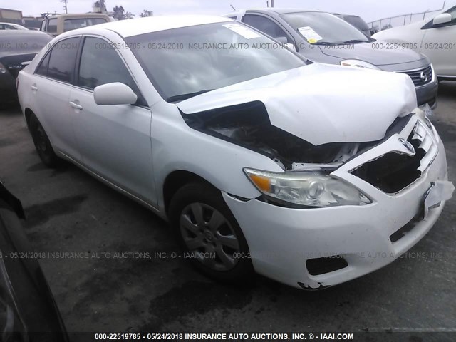 4T4BF3EK1BR087990 - 2011 TOYOTA CAMRY SE/LE/XLE თეთრი ფოტო 1