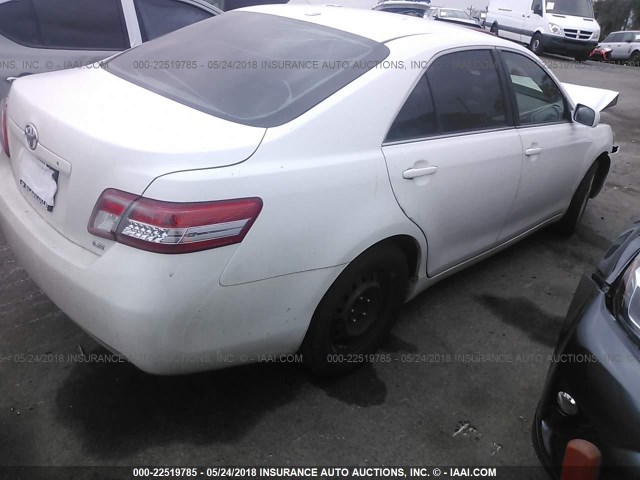 4T4BF3EK1BR087990 - 2011 TOYOTA CAMRY SE/LE/XLE თეთრი ფოტო 4