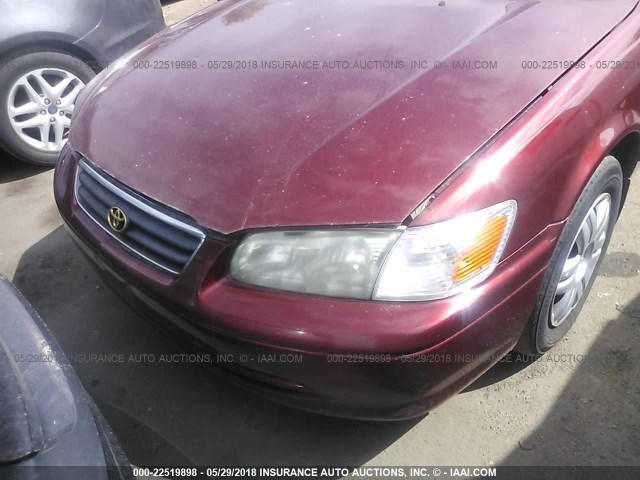 4T1BG22K71U058045 - 2001 TOYOTA CAMRY CE/LE/XLE 红色 照片 6