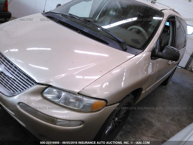 1C4GP64L2YB533923 - 2000 CHRYSLER TOWN & COUNTRY LIMITED BEIGE photo 2