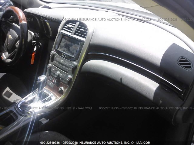 1G11D5RR2DF104640 - 2013 CHEVROLET MALIBU 1LT GRAY photo 5