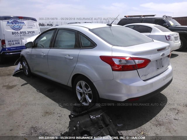 1FADP3F26EL210833 - 2014 FORD FOCUS SE SILVER photo 3