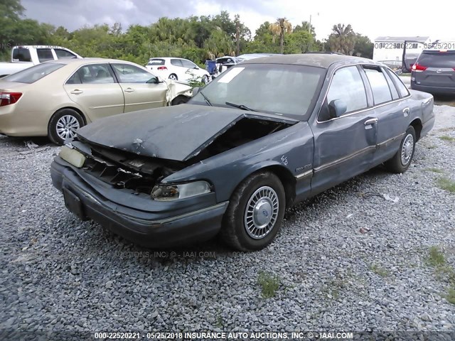 2FACP73W5PX106978 - 1993 FORD CROWN VICTORIA  BLUE photo 2