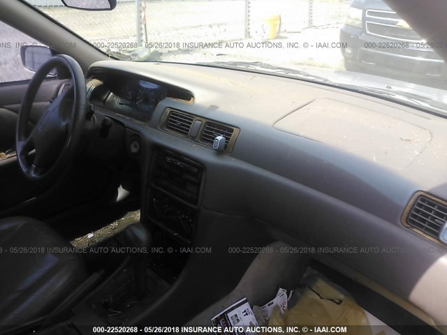 4T1BF22K9VU902191 - 1997 TOYOTA CAMRY CE/LE/XLE 金色 照片 5