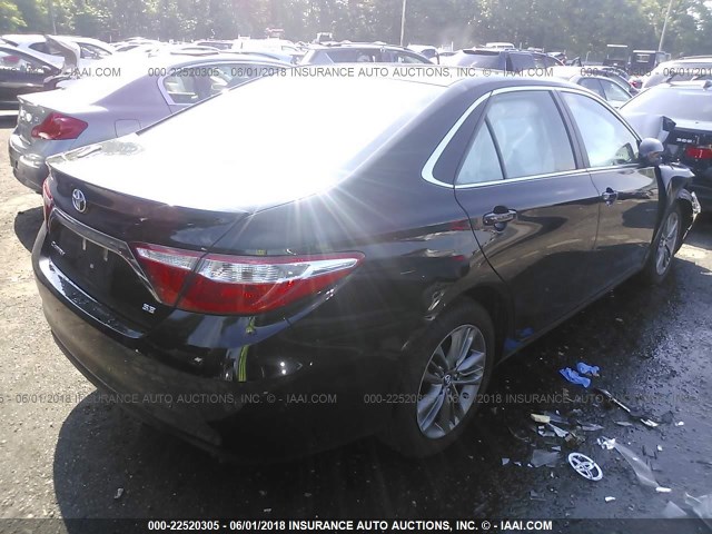4T1BF1FK0GU569936 - 2016 TOYOTA CAMRY LE/XLE/SE/XSE BLACK photo 4