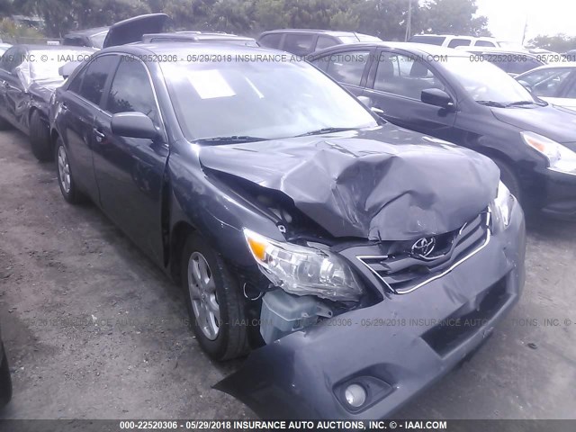 4T1BF3EK2BU639880 - 2011 TOYOTA CAMRY SE/LE/XLE 灰色 照片 1