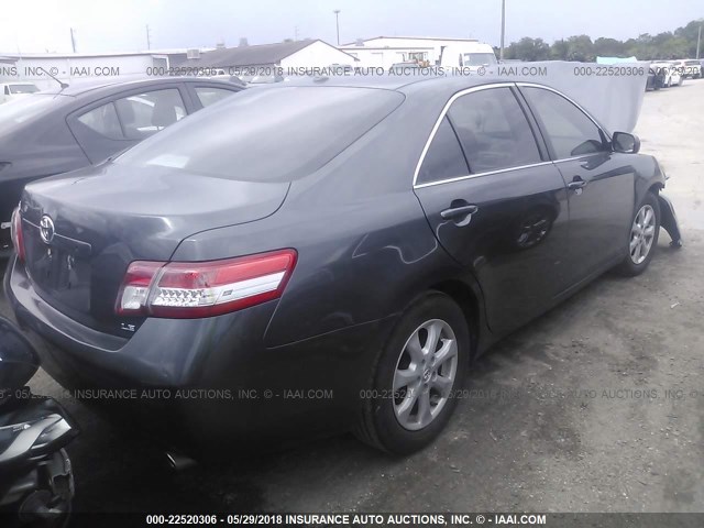 4T1BF3EK2BU639880 - 2011 TOYOTA CAMRY SE/LE/XLE 灰色 照片 4