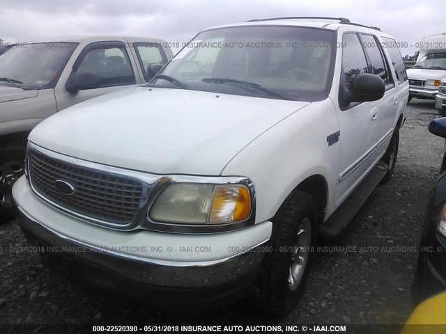 1FMRU15L7YLA90242 - 2000 FORD EXPEDITION XLT WHITE photo 2
